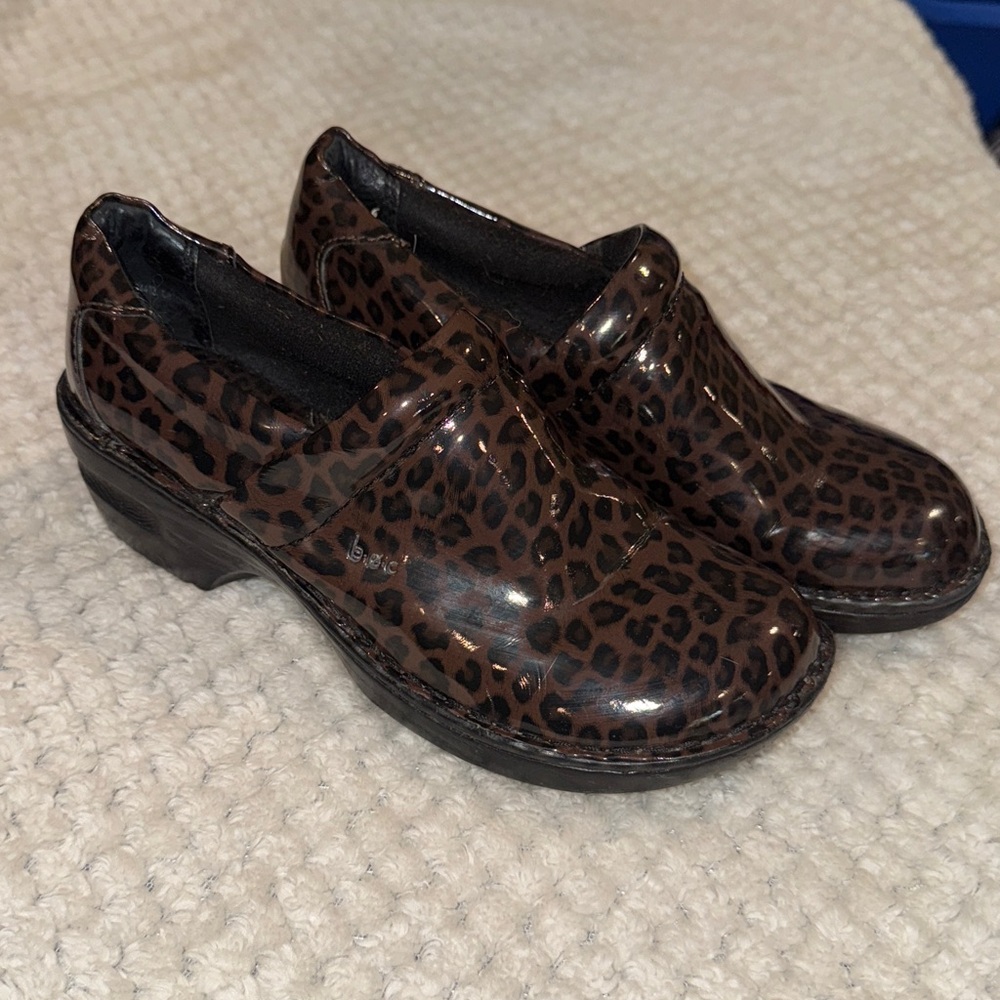 BOC leopard clogs size 8.5